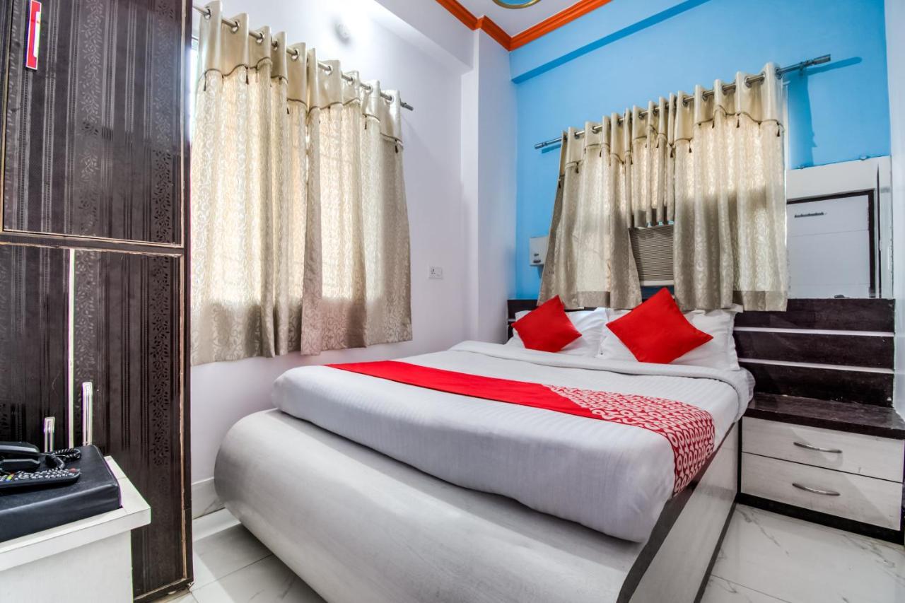 Oyo 14993 Rp Palace Danapur Luaran gambar