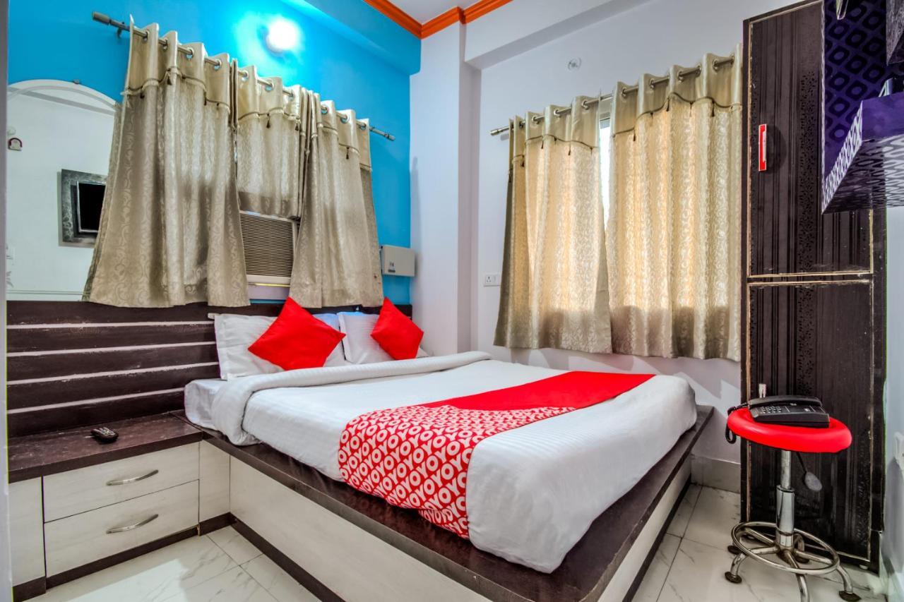 Oyo 14993 Rp Palace Danapur Luaran gambar