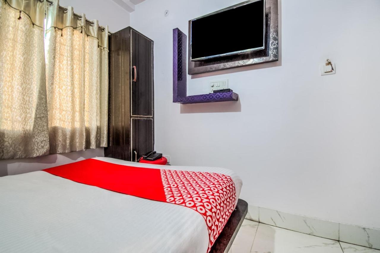 Oyo 14993 Rp Palace Danapur Luaran gambar