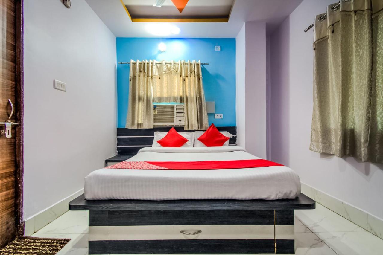 Oyo 14993 Rp Palace Danapur Luaran gambar